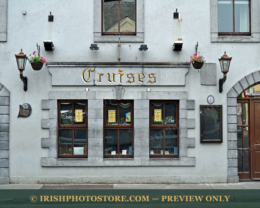 Cruise’s Bar ~ Ennis ~ County Clare